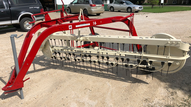 McCormick International #16 Rake