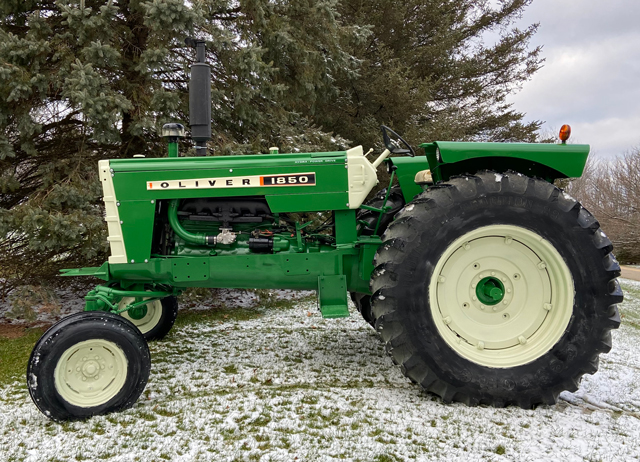Oliver 1850 Tractor